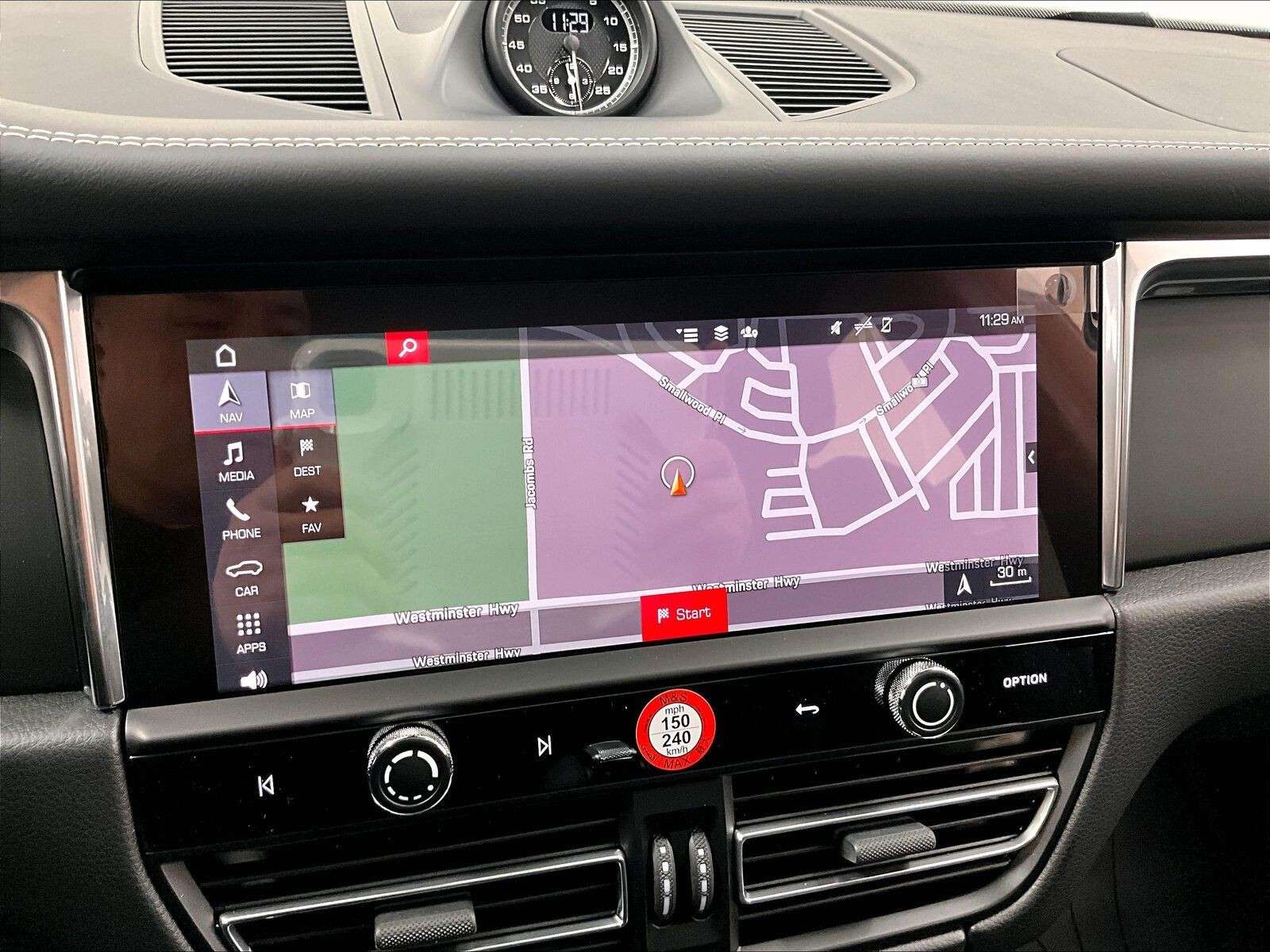 2026 Porsche Macan T thumb 23