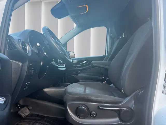 Mercedes-Benz Vito view 10