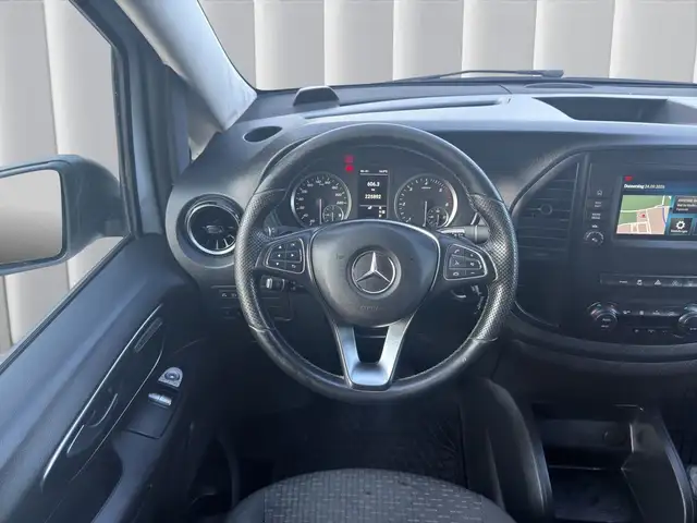 Mercedes-Benz Vito view 12