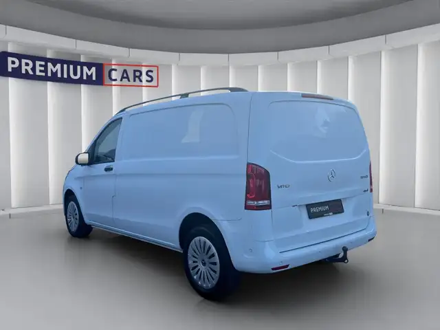 Mercedes-Benz Vito view 3
