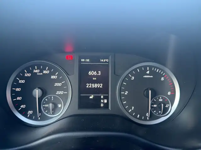 Mercedes-Benz Vito view 13