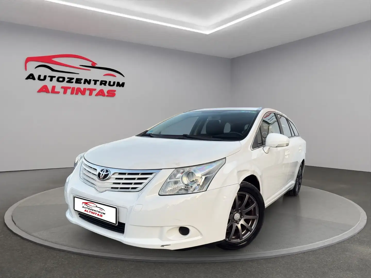 Toyota Avensis Kombi 1.6*FACELIFT*PDC*6-GANG*TÜV NEU* Wit - 1