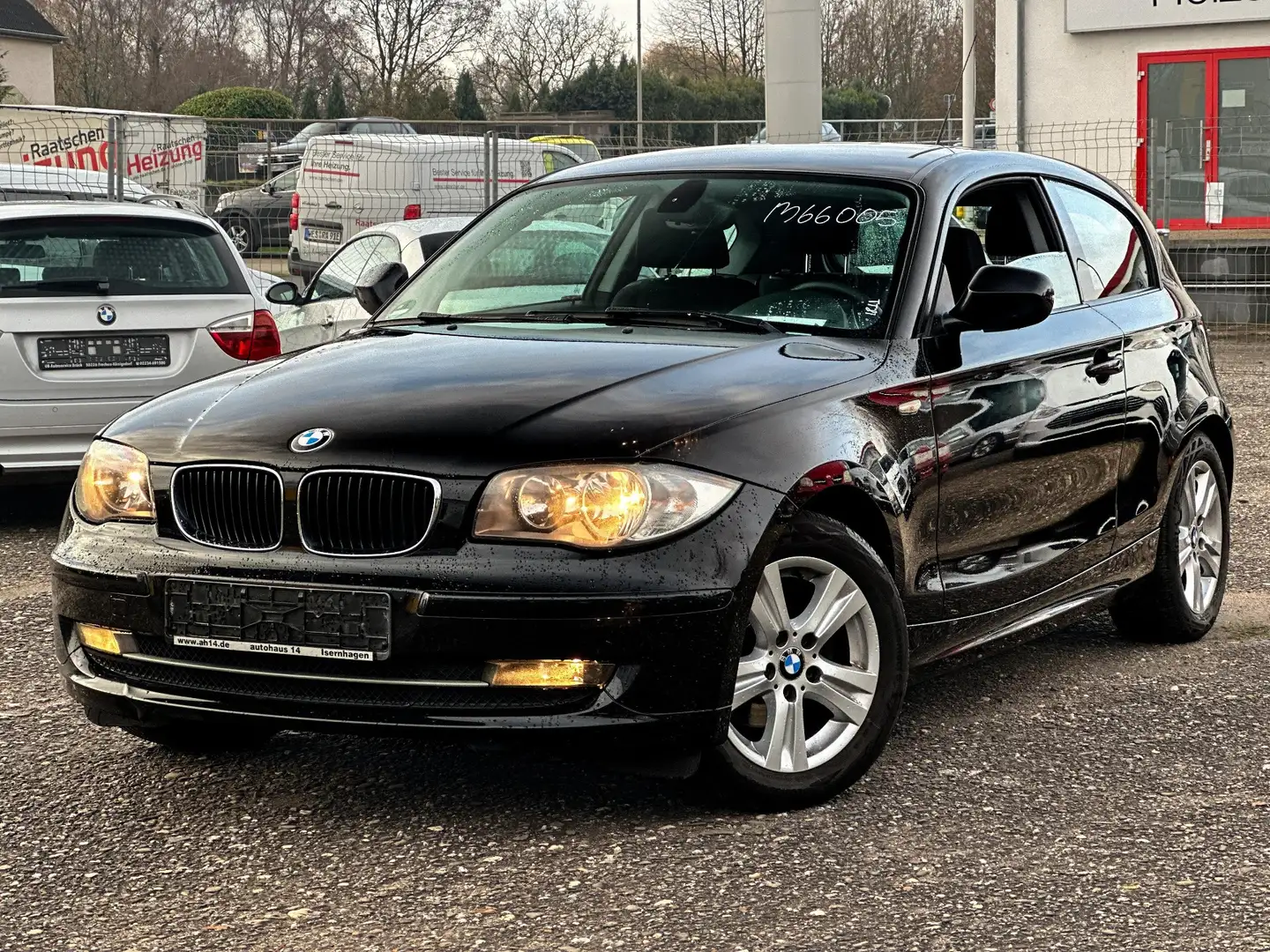 BMW 116 E81 | Tempomat | Klima | TÜV 02/2027 | SHZ | Schwarz - 1
