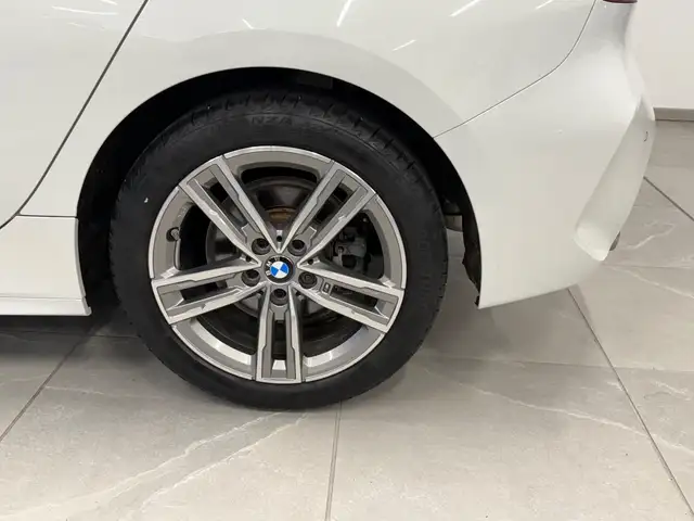BMW 1 Series view 7