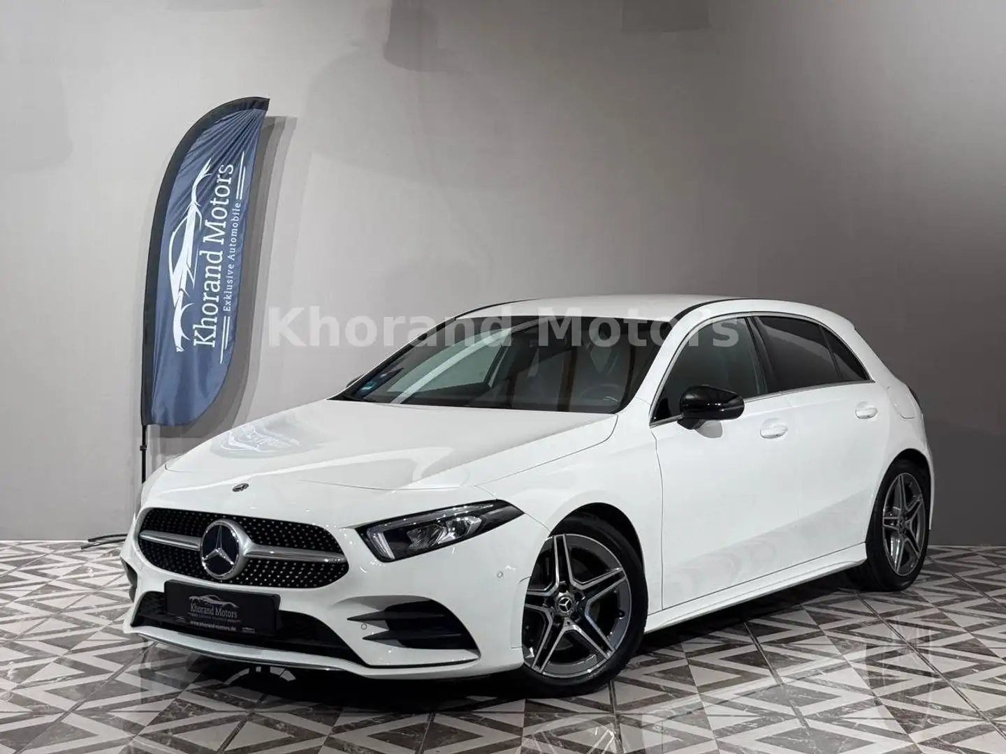 Mercedes-Benz A 220 AMG Line Bianco - 1