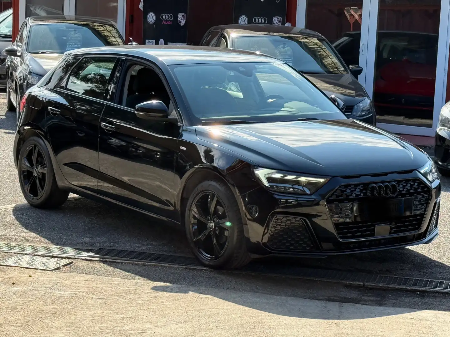 Audi A1 S.B. 25 1.0 tfsi Identity Black-s-line-iva esposta - 1