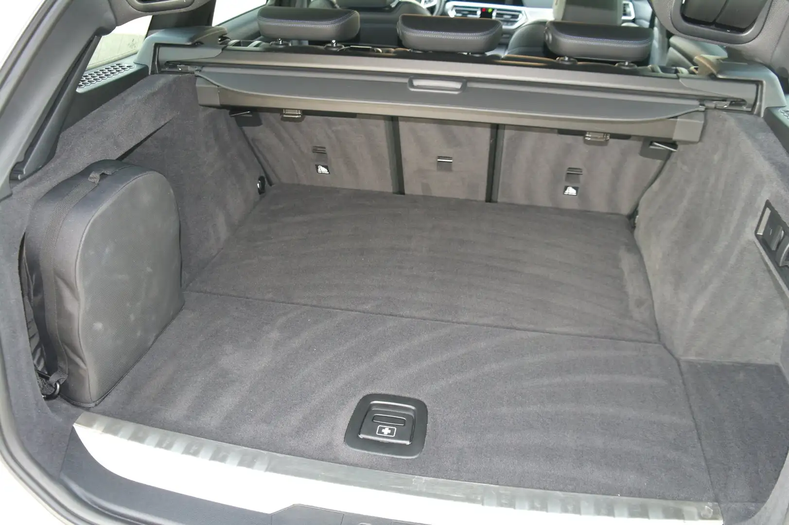 BMW 330 330e xDrive Weiß - 2