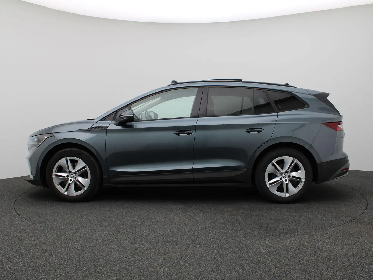 Skoda Enyaq iV 60 Trekhaak, Panoramadak, LED-Matrix, Adaptive Grijs - 2