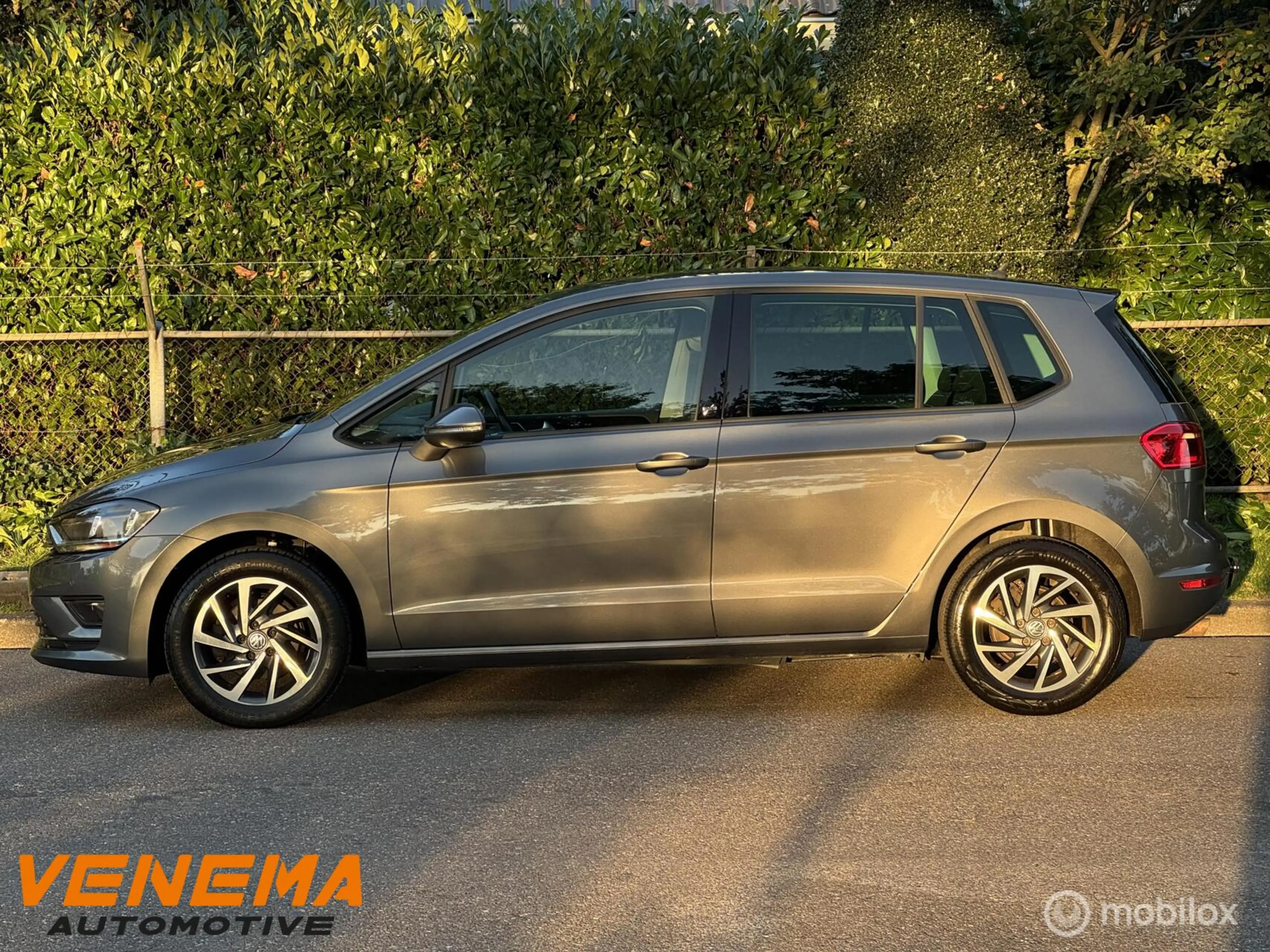 Volkswagen Golf Sportsvan 1.2 TSI Sound — photo 6