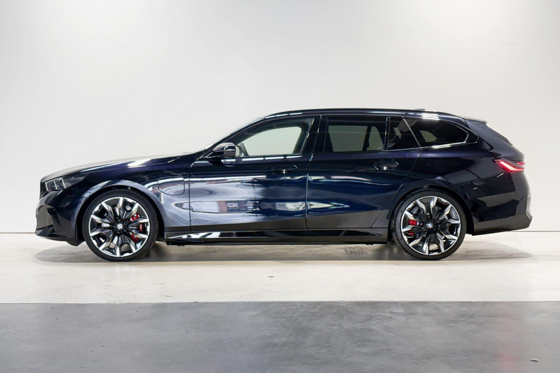 BMW 550 5 Serie Touring 550e xDrive Innovations Pack M Spo — photo 3