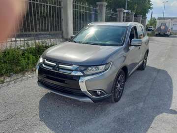 Outlander 2.2 intense 7 posti