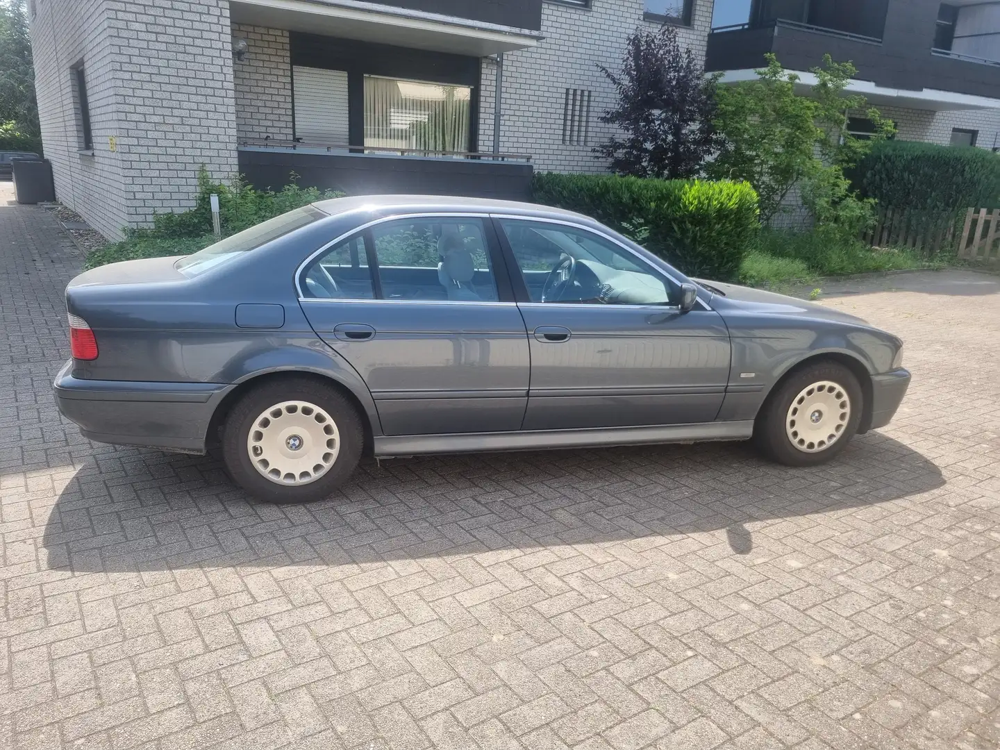 BMW 525 5er 525i Grey - 2