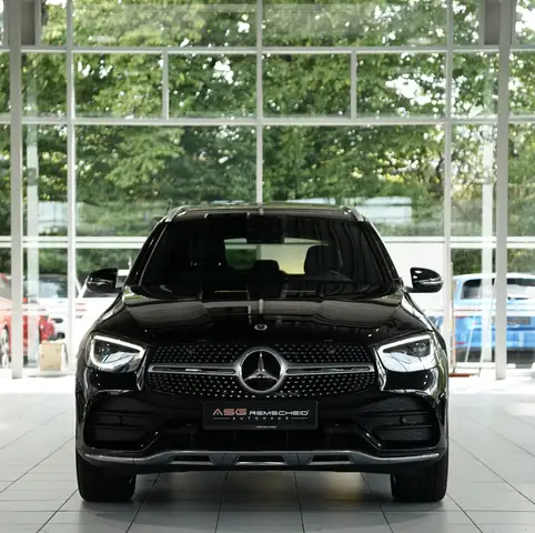 Mercedes-Benz GLC view 3