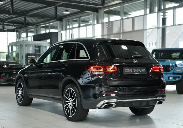 Mercedes-Benz GLC view 9