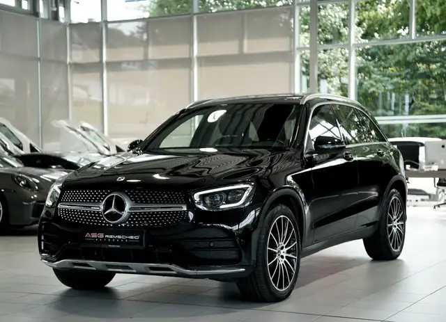 Mercedes-Benz GLC view 4