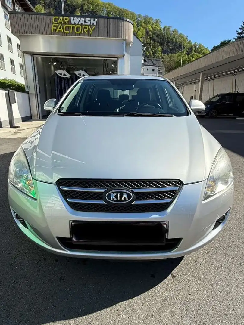 Kia Ceed / cee'd 1,6 CVVT Active Aut. Silber - 1