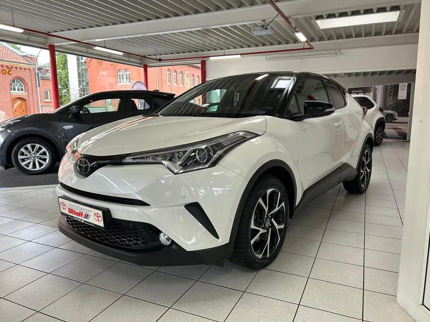 Toyota C-HR Style Weiß - 1