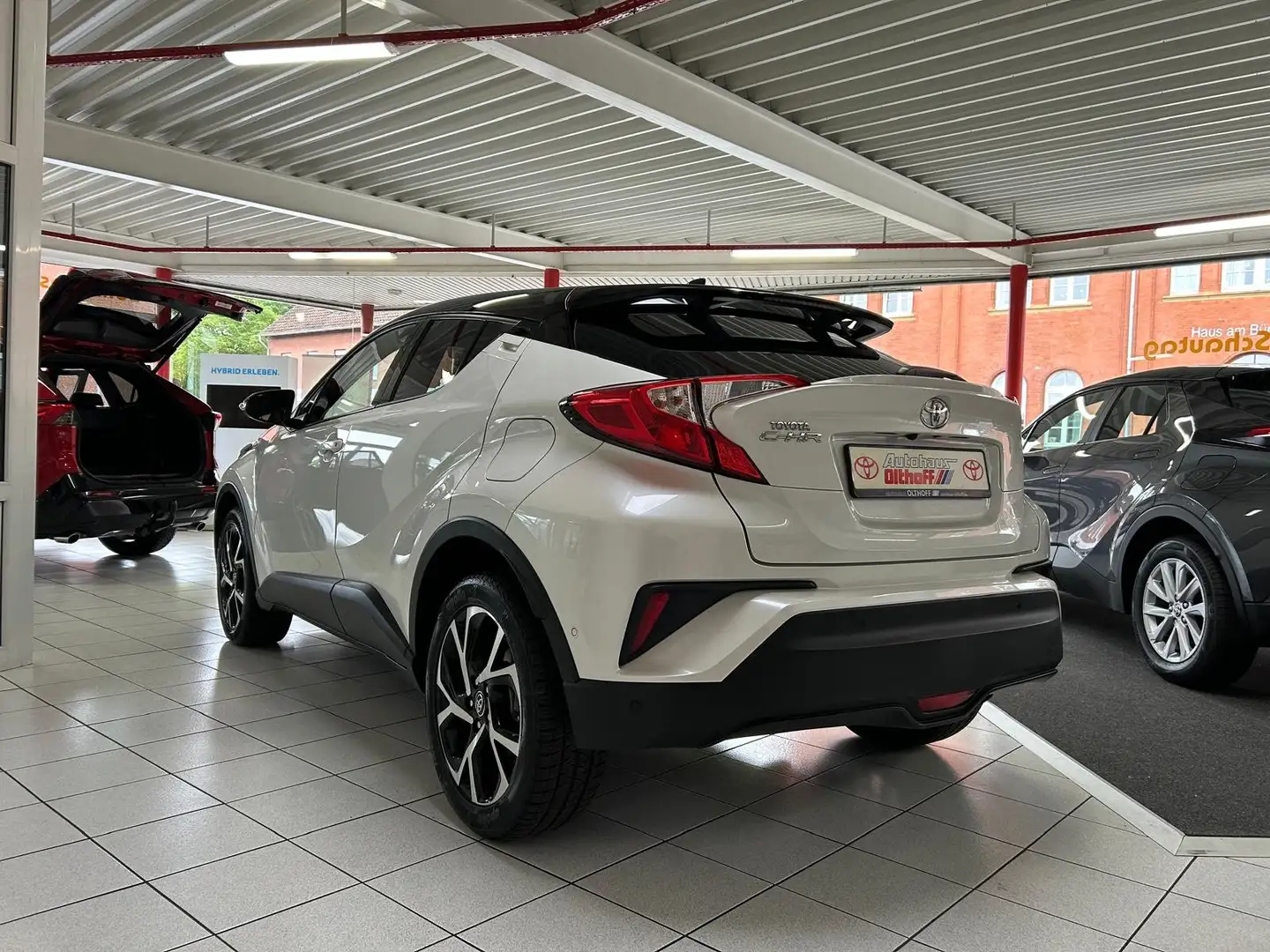 Toyota C-HR Style Weiß - 2