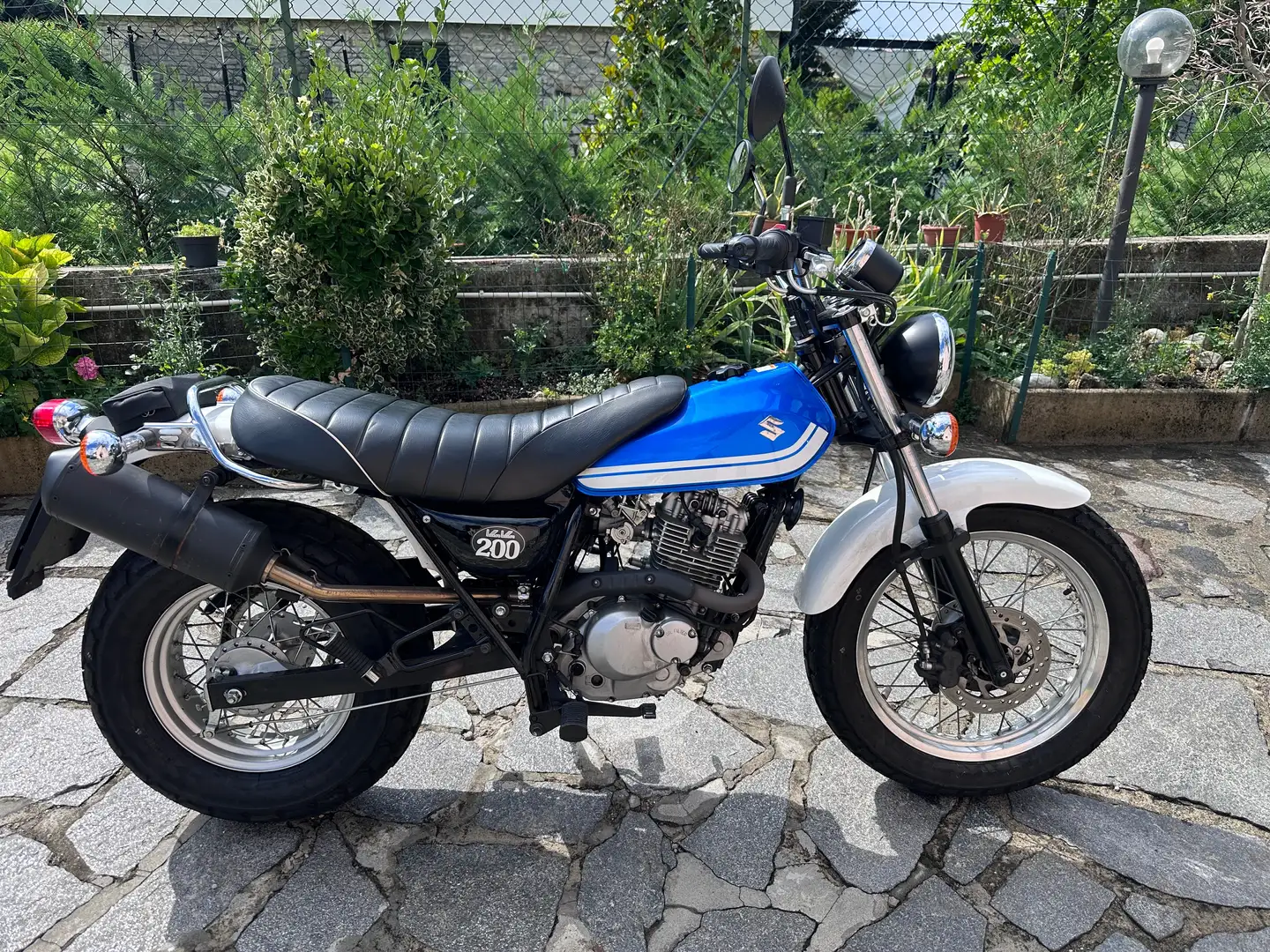 Suzuki VanVan 200 Blau - 1