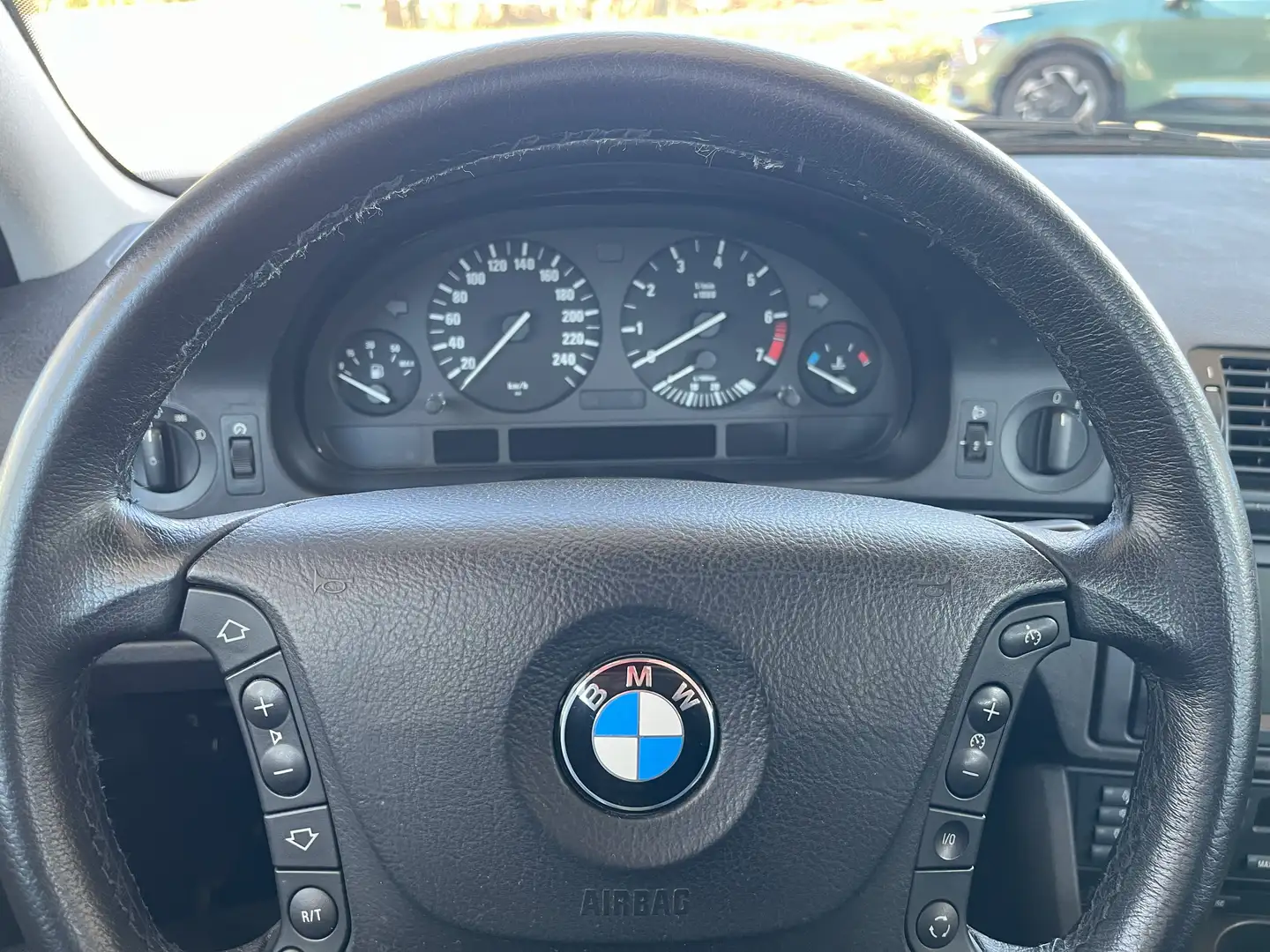BMW 520 TOP gepflegt, gewartet & nahezu voll ausgestattet Gri - 2
