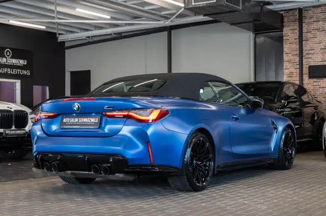 BMW M4 view 7