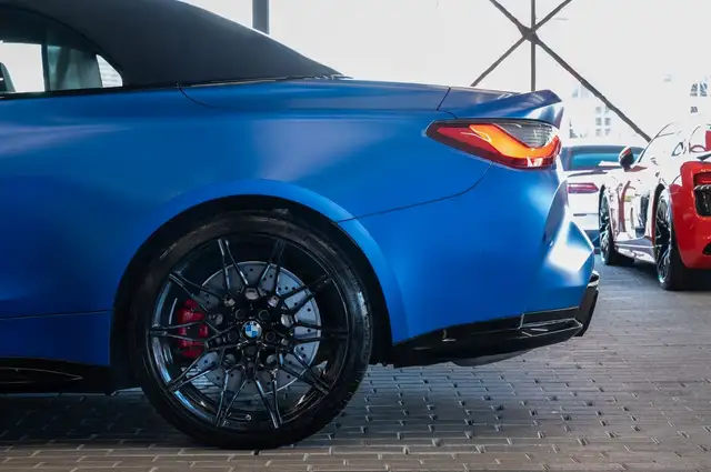 BMW M4 view 11