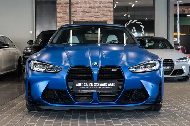 BMW M4 view 5