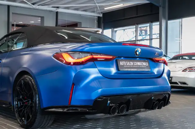 BMW M4 view 12