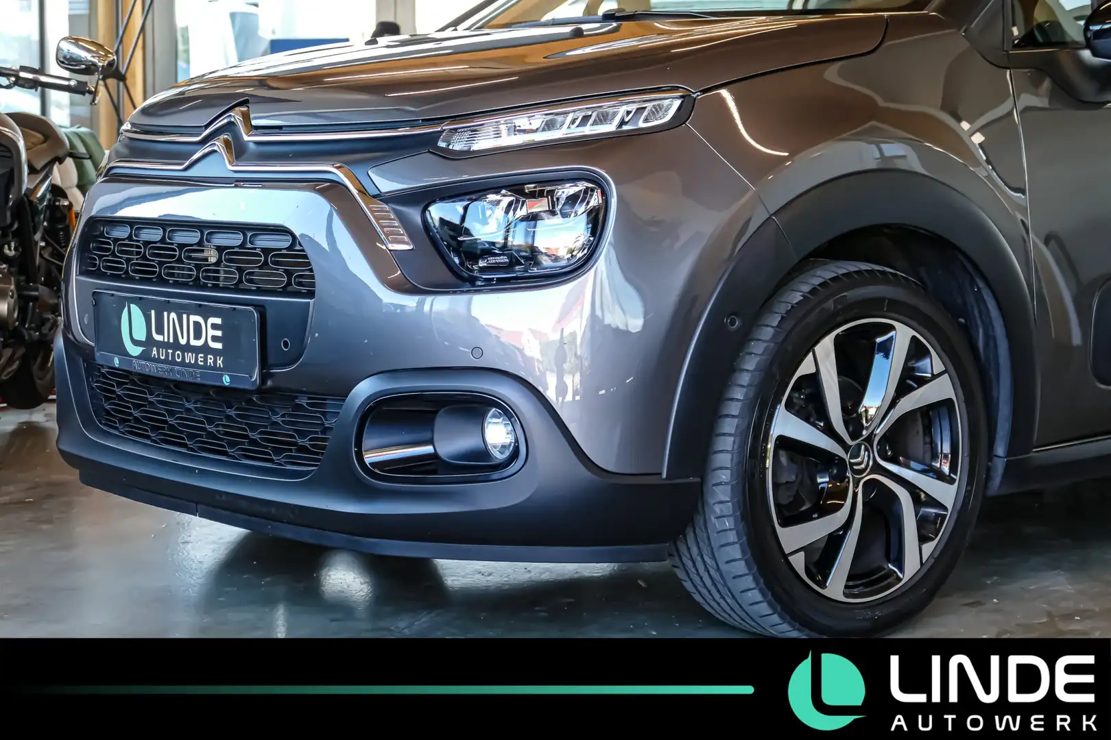 Citroen C3 Shine Pack |NAVI|CARPLAY|R.KAMERA|TEMPO.|SHZ Grau - 2