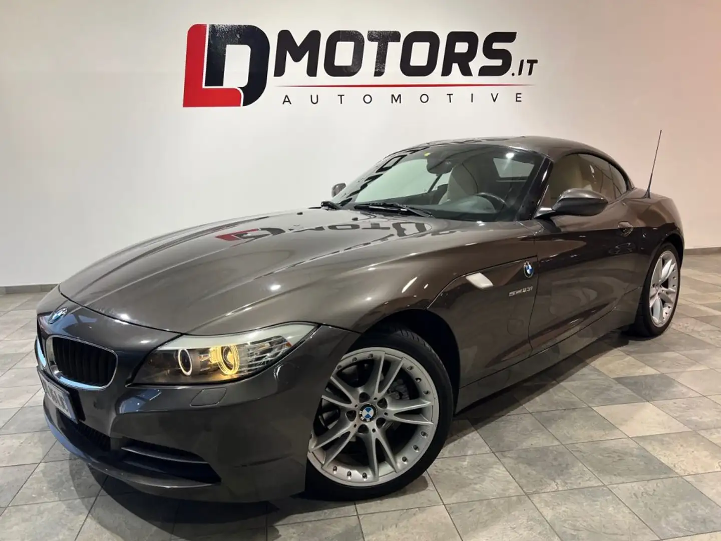 BMW Z4 sDrive23i Grau - 1