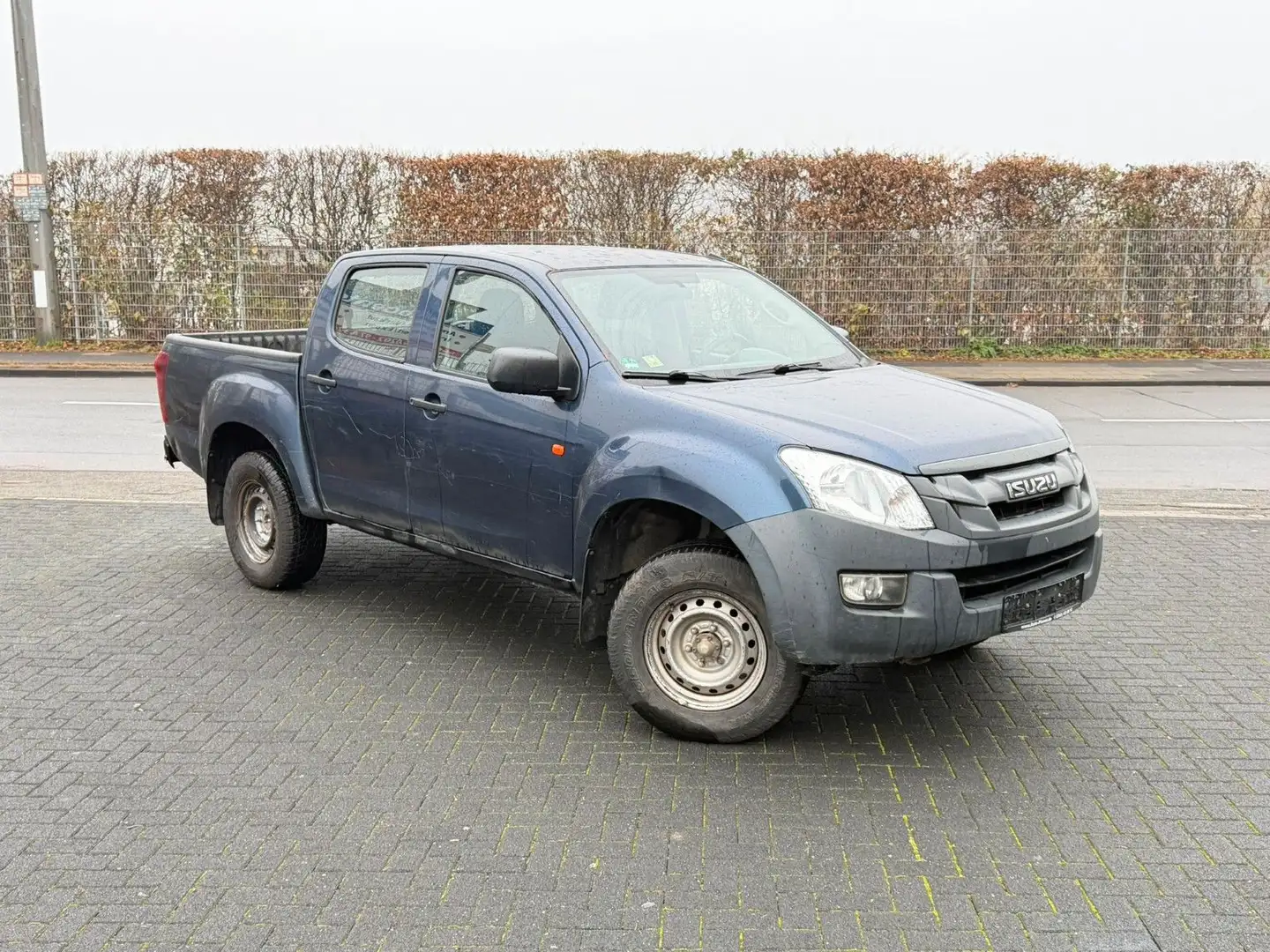 Isuzu D-Max Single Cab 4WD Basis - 1