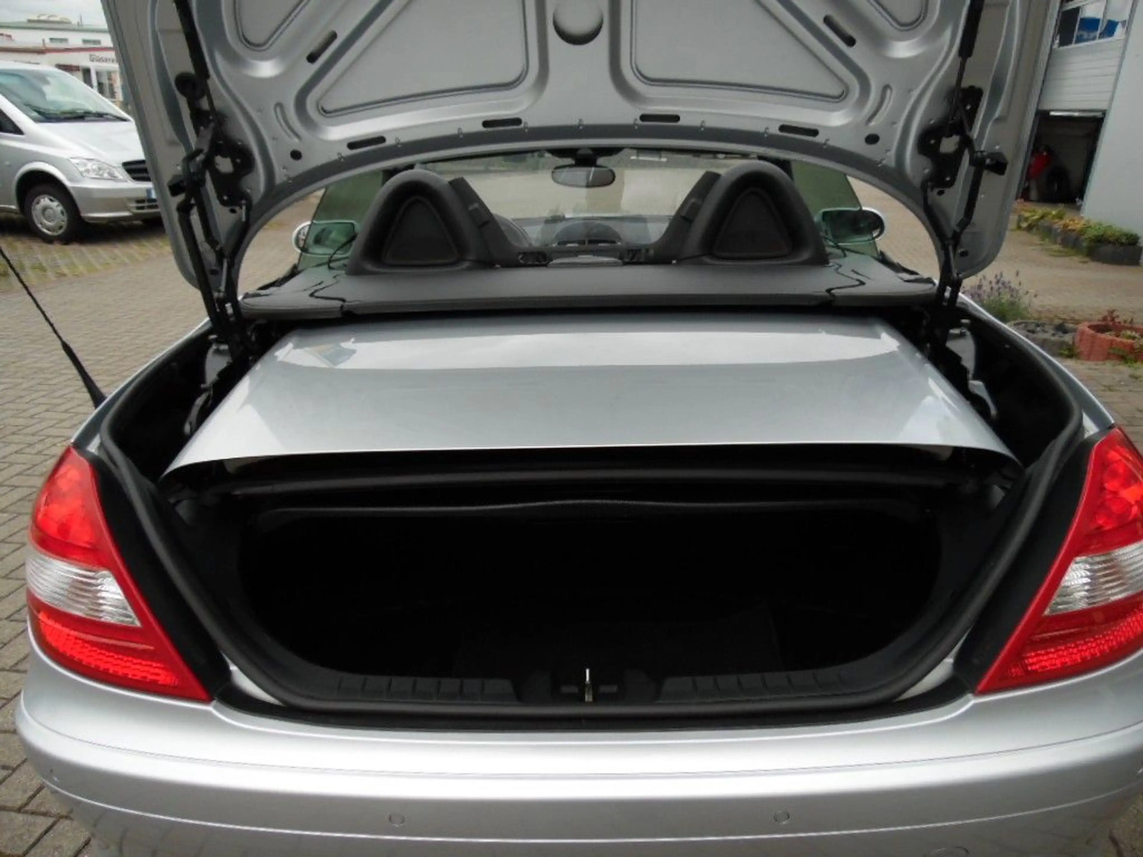 Mercedes-Benz SLK 200 Kompressor, Airscarf, Sitzheizung, Tempo — photo 11