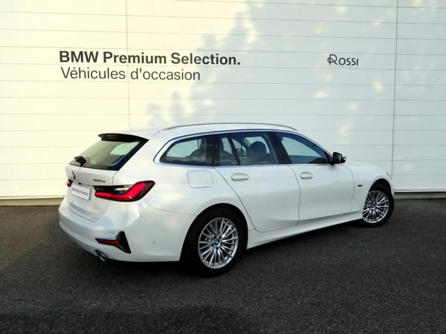 BMW 320 320eA 204ch Luxury Blanc - 2