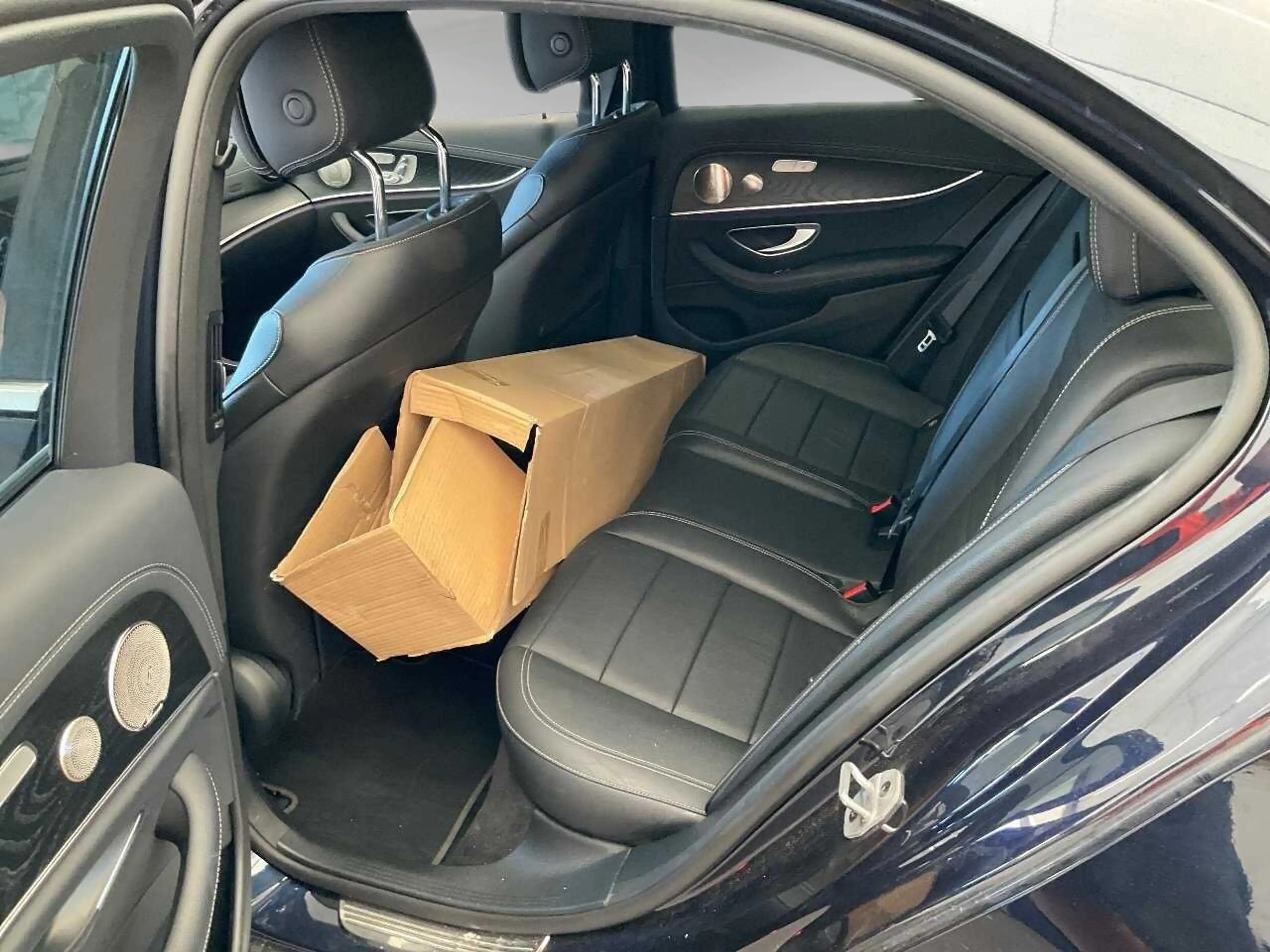 Mercedes-Benz E 200 d Avantgarde Burmester Wide 360° AHK ACC — photo 12