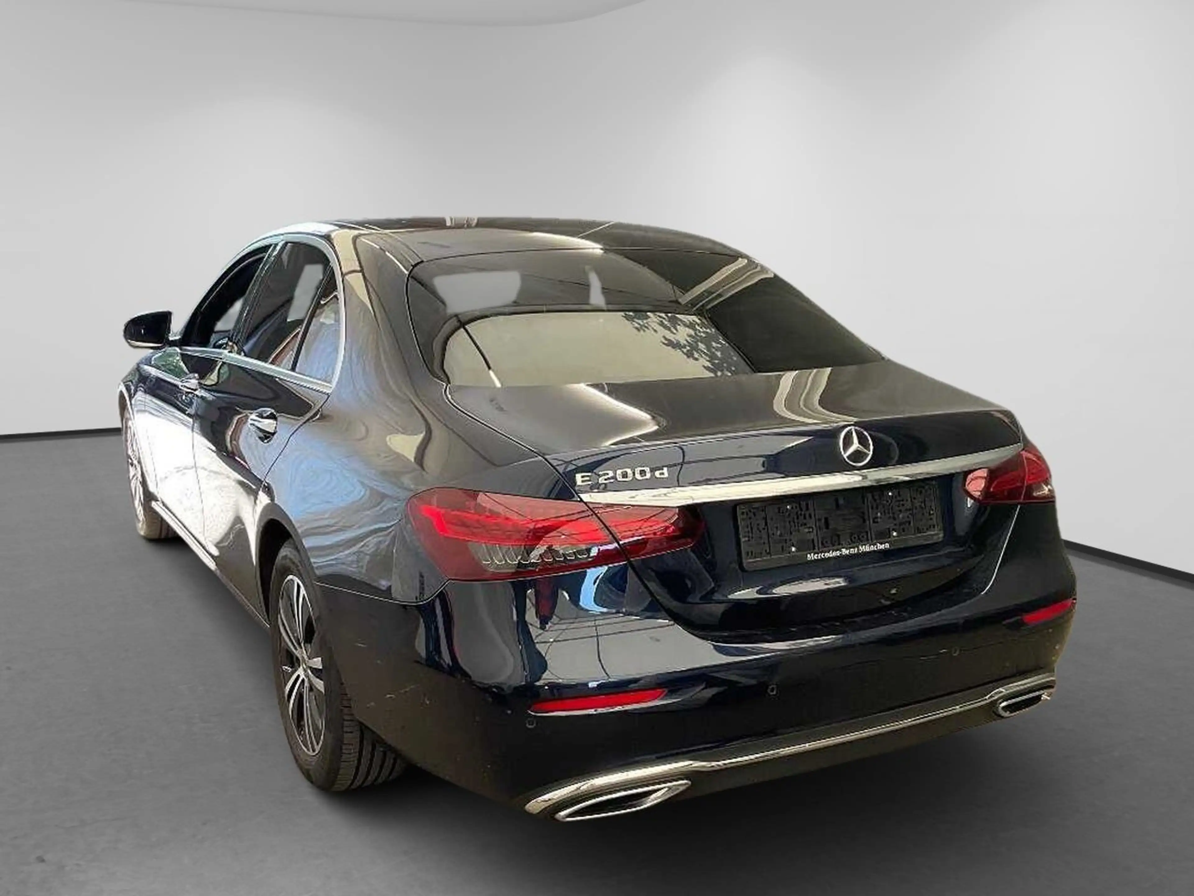 Mercedes-Benz E 200 d Avantgarde Burmester Wide 360° AHK ACC — photo 7
