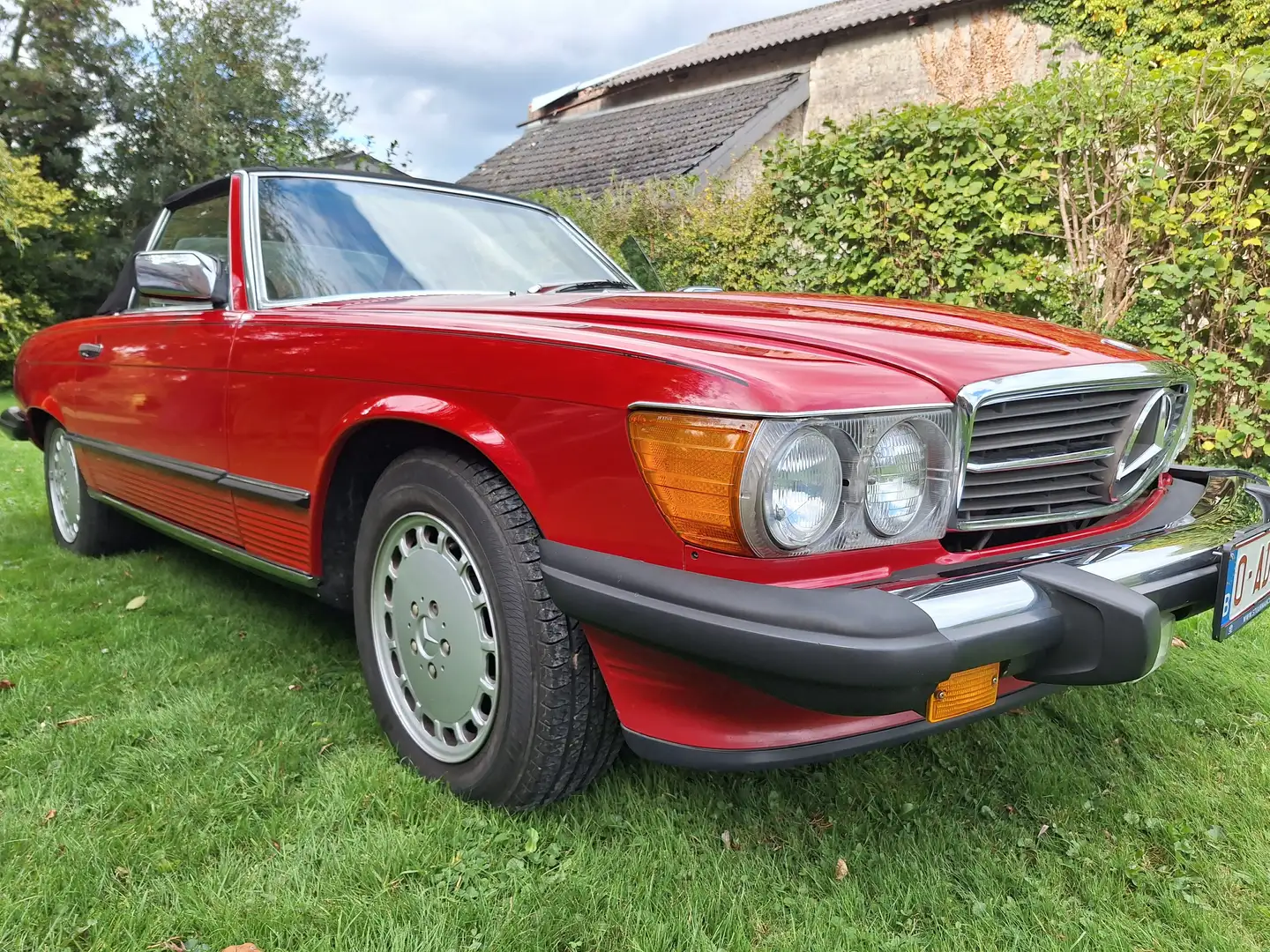 Mercedes-Benz SL 560 Cabriolet Rouge - 1