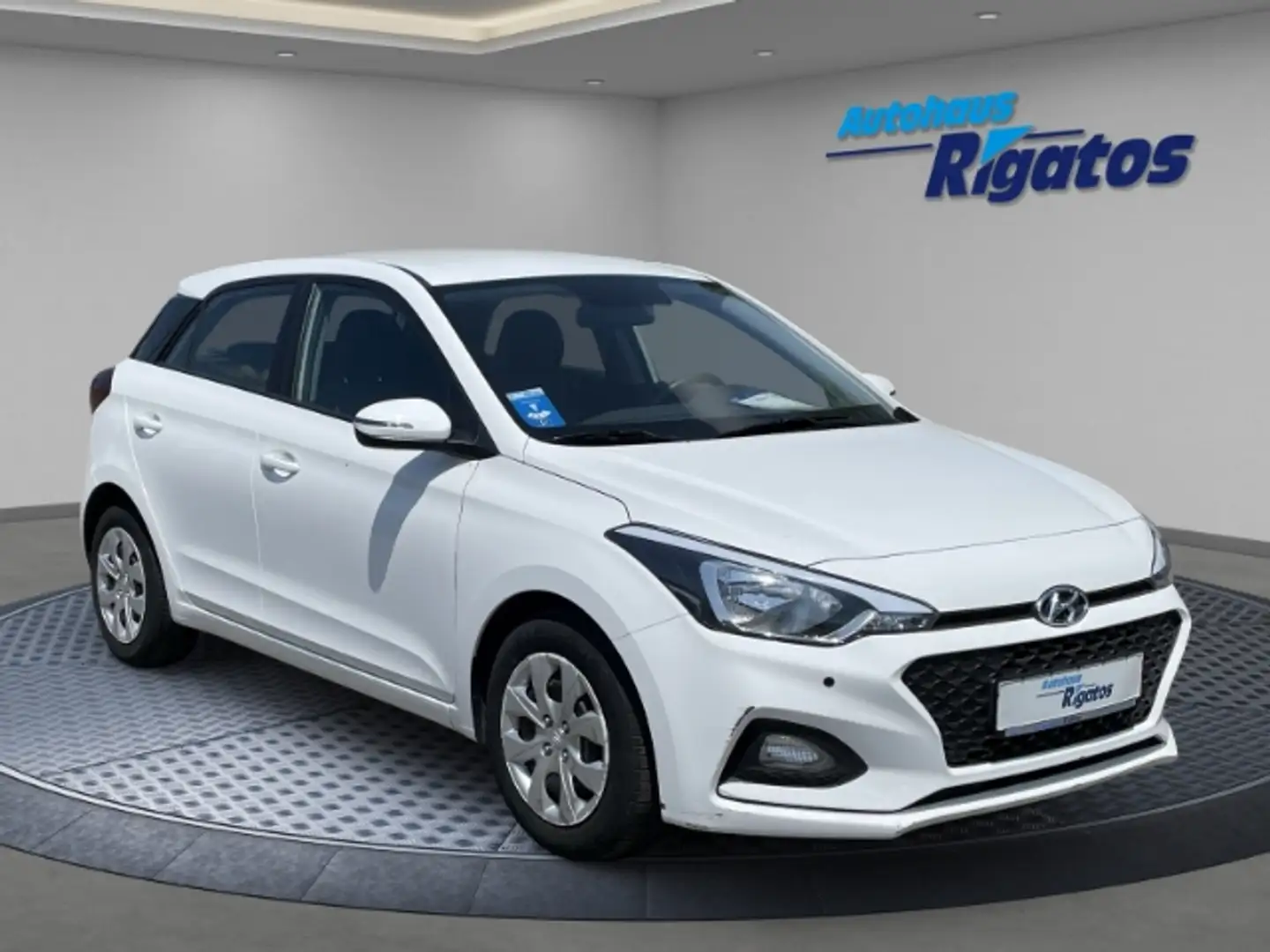 Hyundai i20 1.2 Select Klimaanlage, Einparkhilfe Weiß - 1