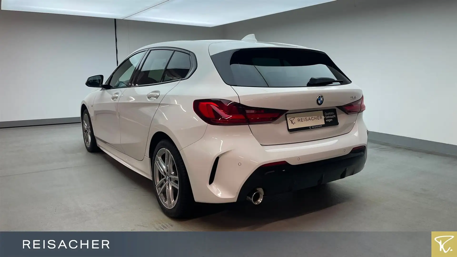 BMW 118 i Aut. M-Sport,LiveCockpit+,LED,Sitzhz,PDC Weiß - 2