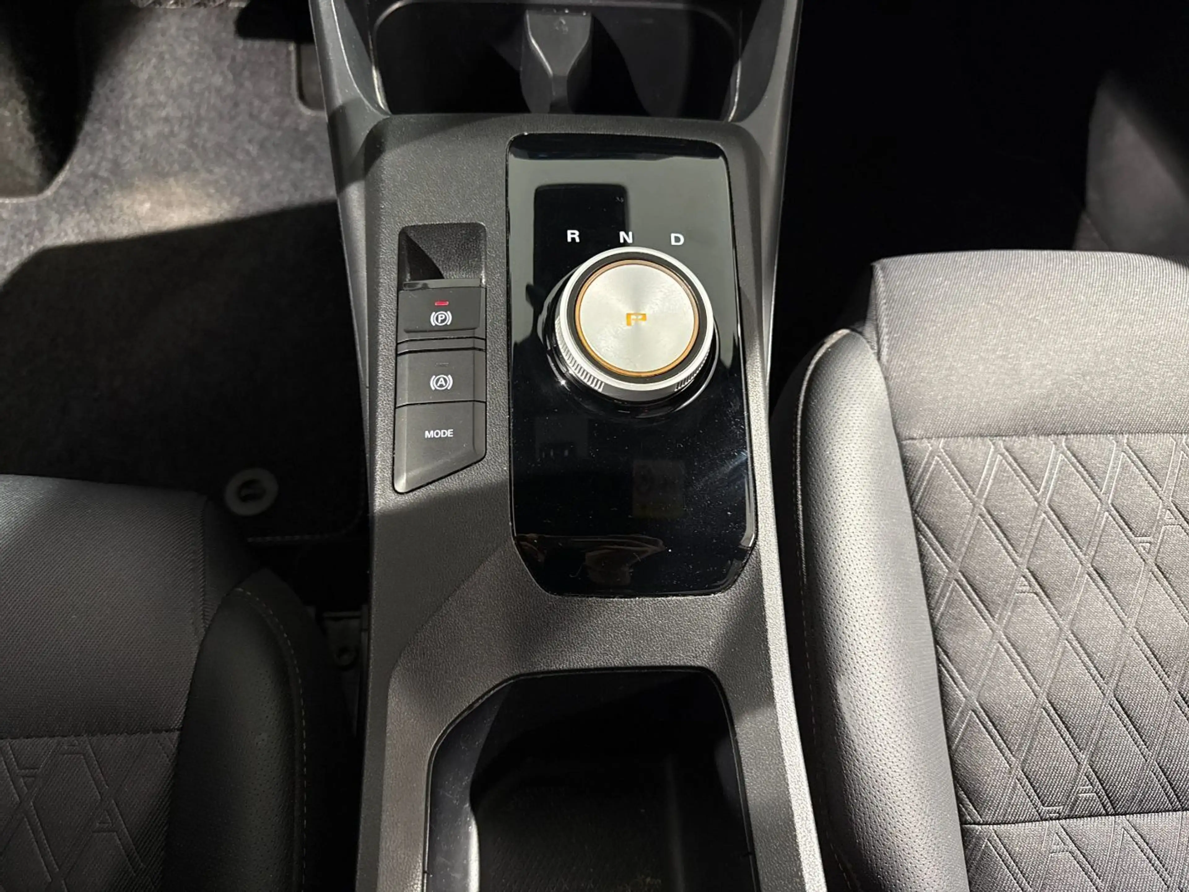 MG MG3 Luxury LED*PDC*KLIMAAUT*360°KAM*LEDER — photo 12