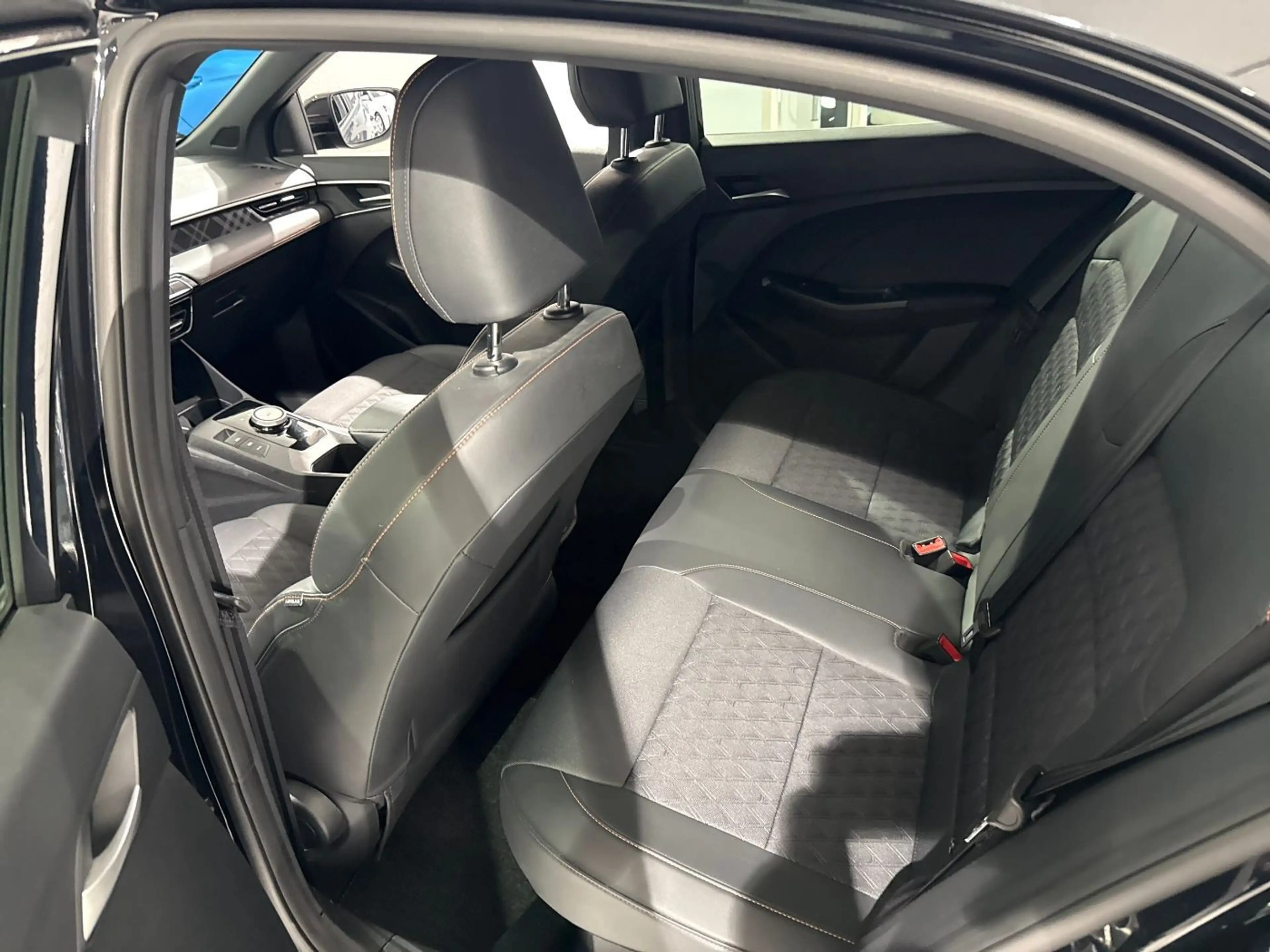MG MG3 Luxury LED*PDC*KLIMAAUT*360°KAM*LEDER — photo 15