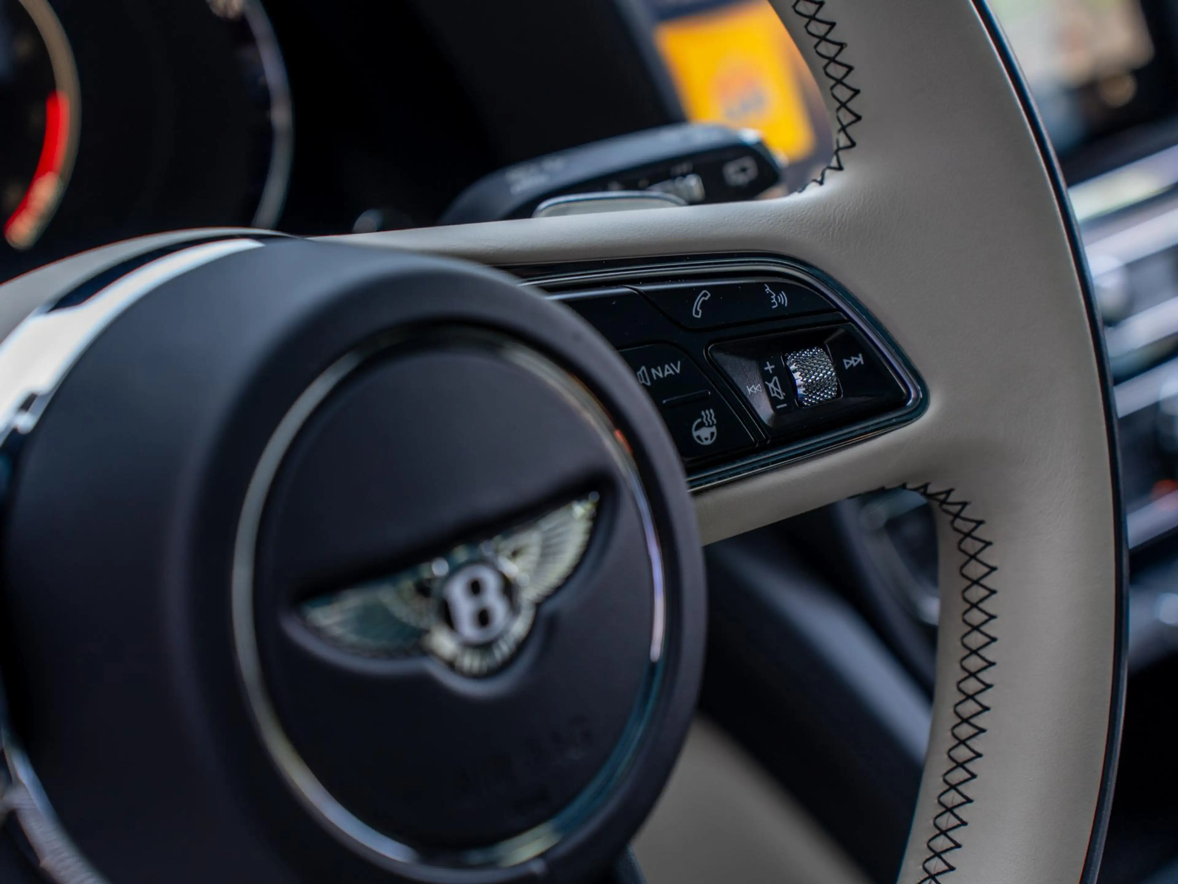Bentley Bentayga 4.0 V8 First Edition 7-Seats | NAIM Audio | Elektr — photo 26