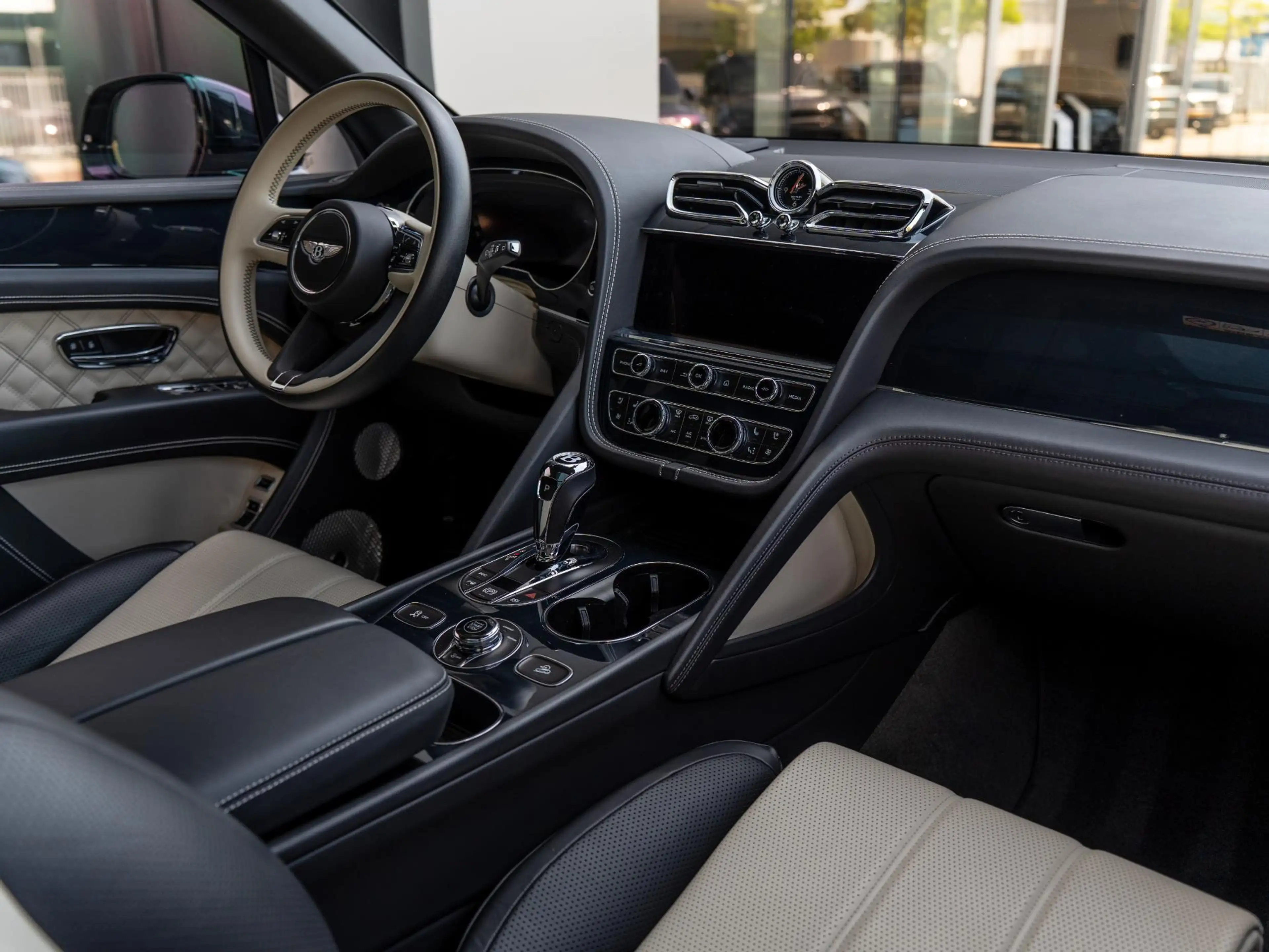 Bentley Bentayga 4.0 V8 First Edition 7-Seats | NAIM Audio | Elektr — photo 15
