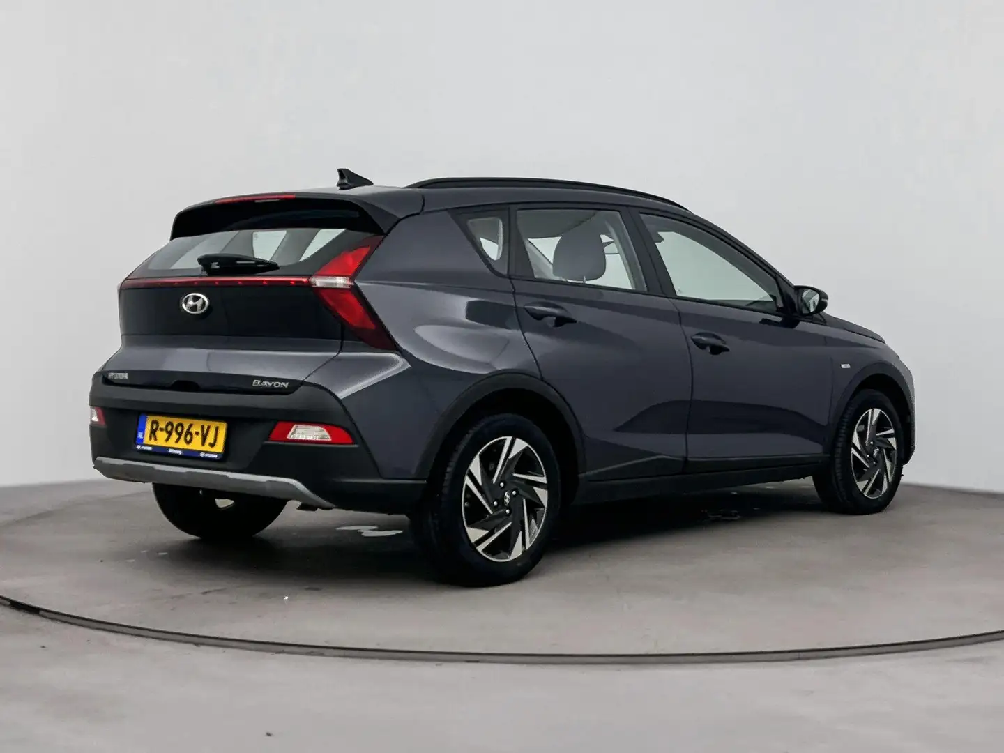 Hyundai BAYON 1.0 T-GDI Comfort Smart | Lage km-stand! | Navigat Gris - 2