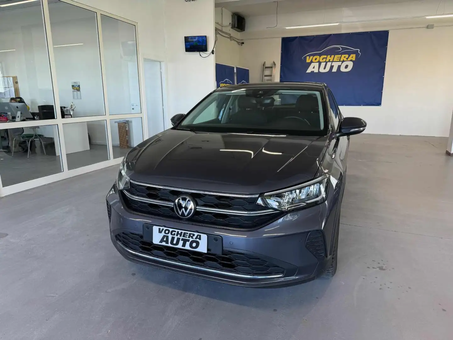 Volkswagen Taigo 1.0 TSI 110 CV Life Grigio - 1