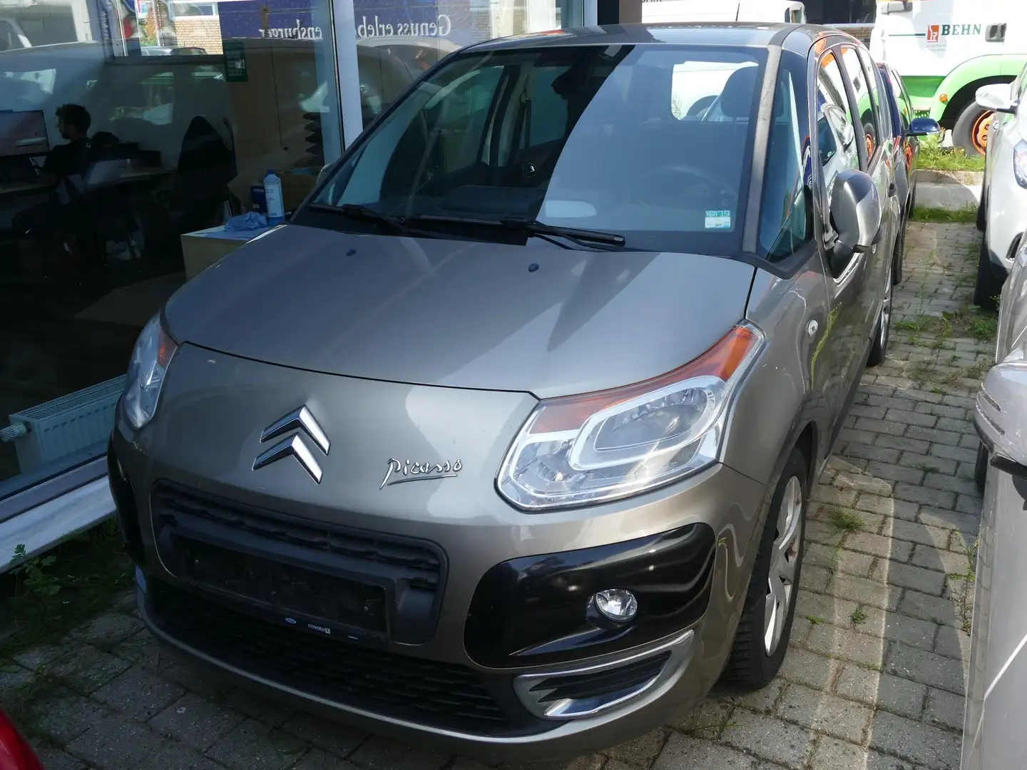 Citroen C3 Picasso 1.4 VTi 95 Tendance Klimaautomatik HU/AU 04/2026 Beige - 1
