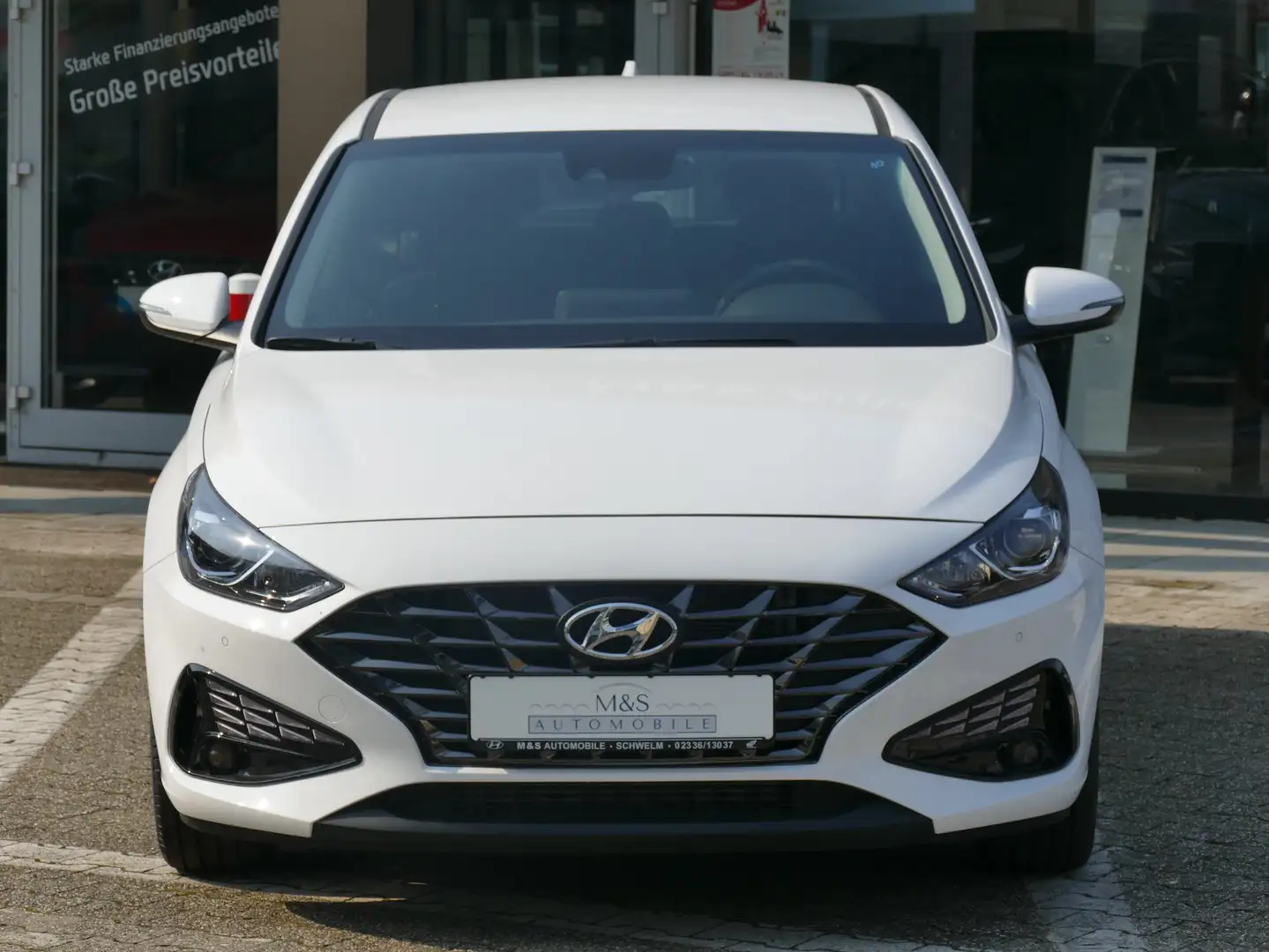 Hyundai i30 1.5 T-GDI 48V-Hybrid DCT Trend*NAVIPAKET*KAMERA* Weiß - 2