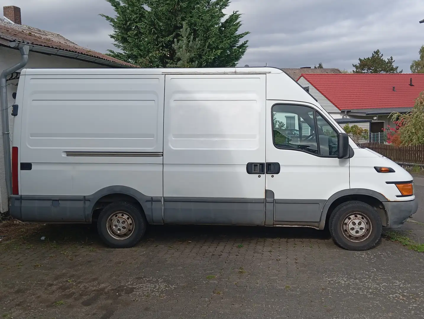 Iveco Daily 35 S 12 V Білий - 2