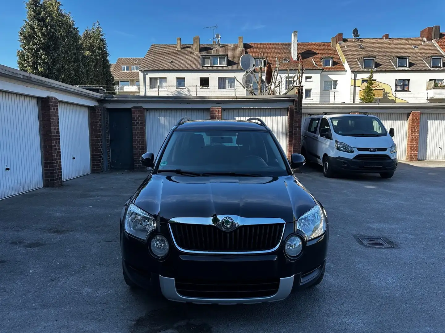 Skoda Yeti Easy TÜV NEU*2.HAND*CHECKHEFT GEPFLEGT Negro - 2