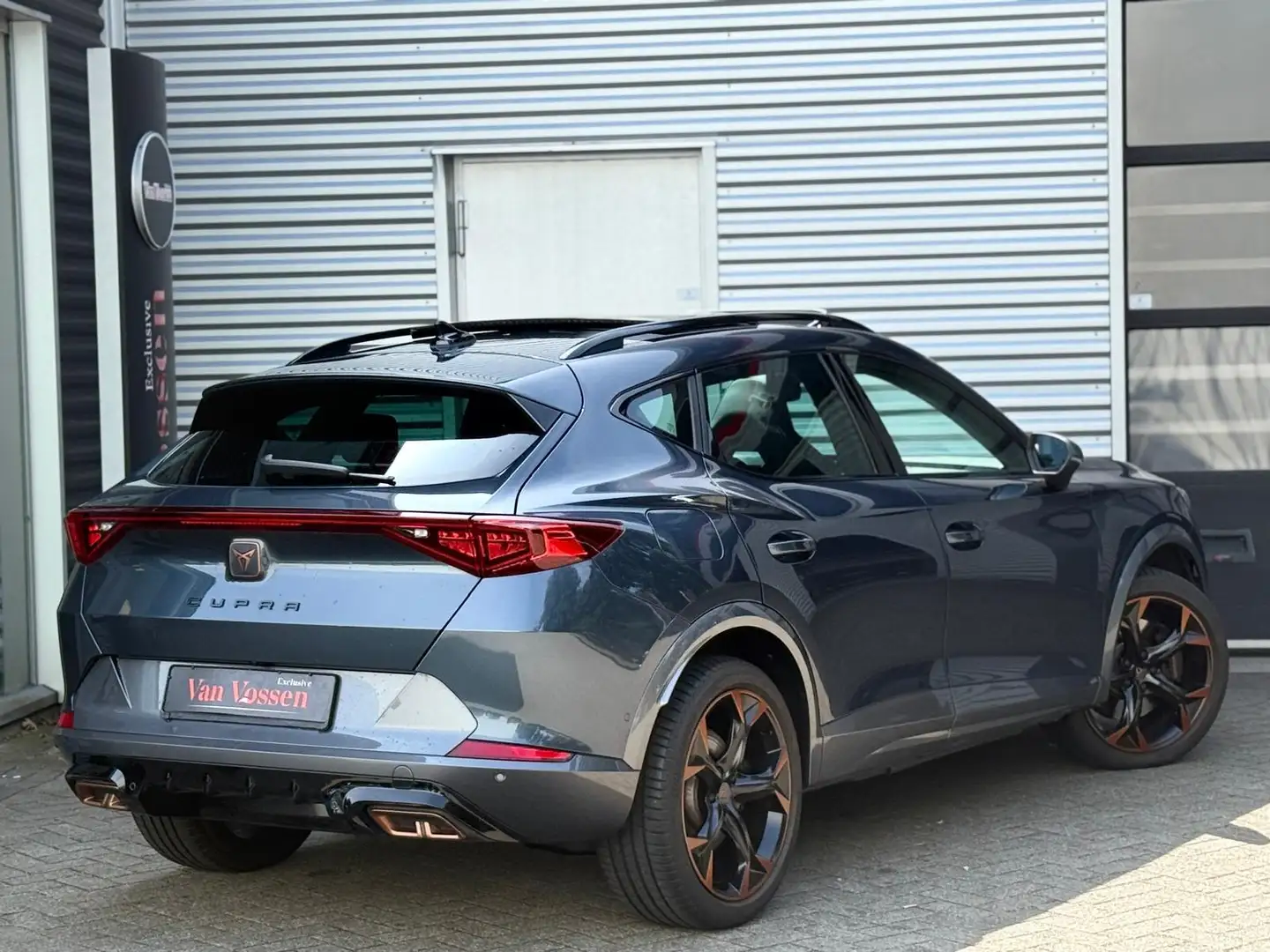 CUPRA Formentor 1.4 e-Hybrid VZ Copper Edition|Trekhaak|Pano|Memor Grijs - 2