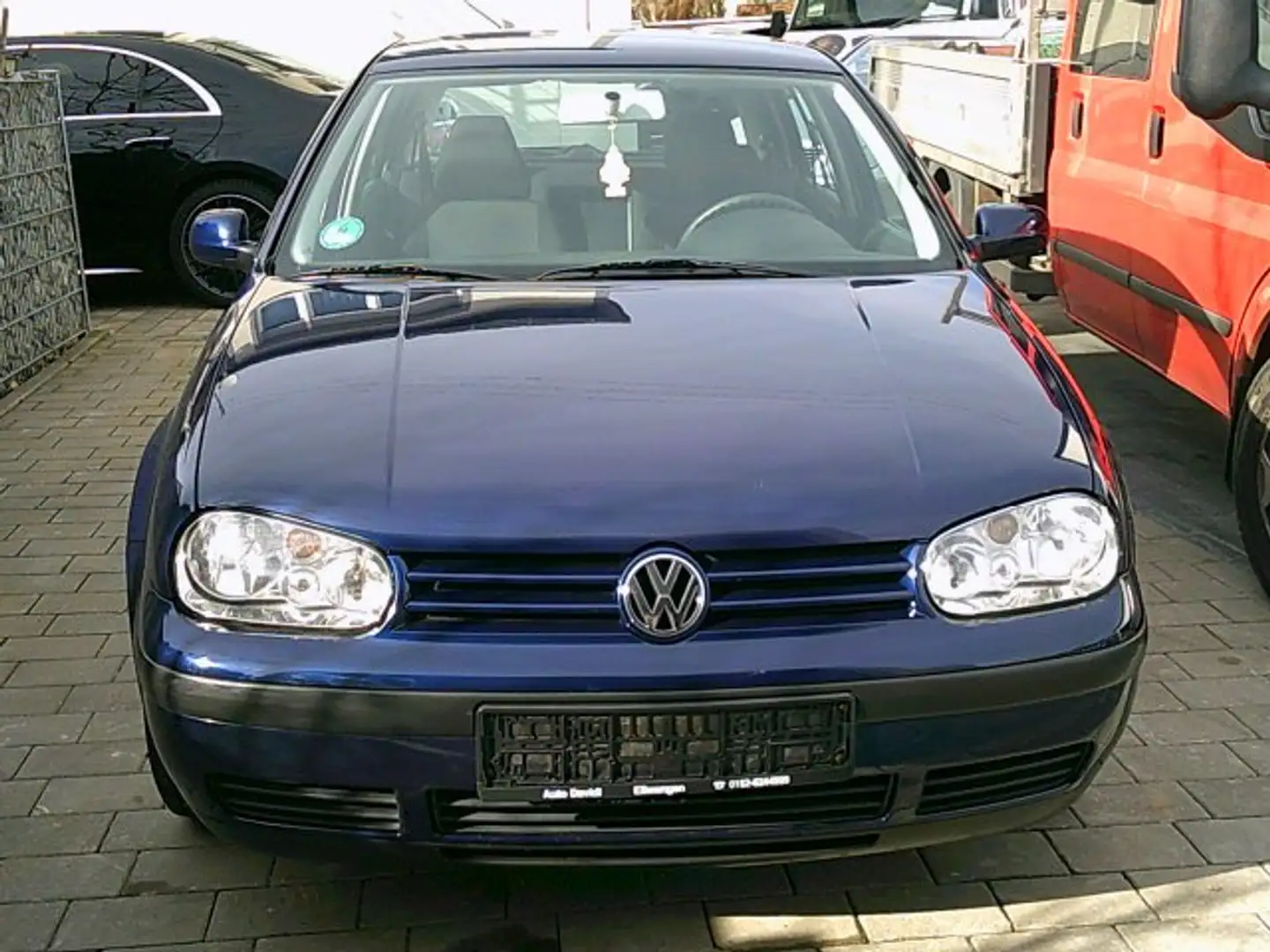 Volkswagen Golf 1.6 Automatik Blau - 1